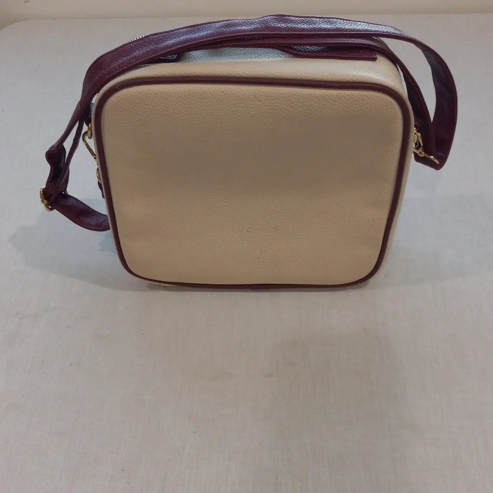 Travel Case - Picture 3 of 16